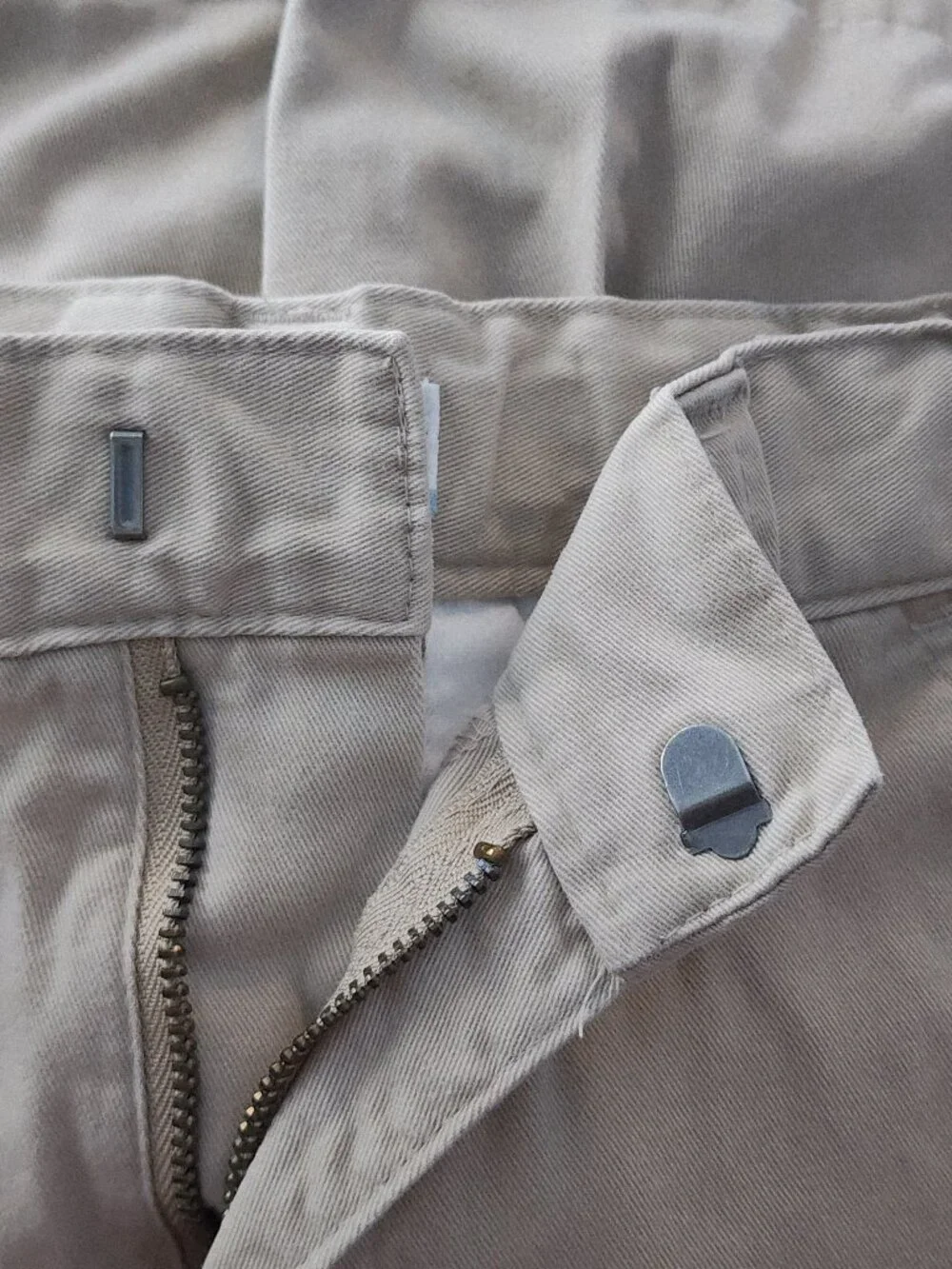 LIKE NEW! Old Navy Boys Flat Front Chino Uniform Shorts; Color: Khaki; Size: 7